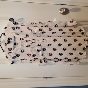 Torrid size 1 Harper sleeveless blouse skulls